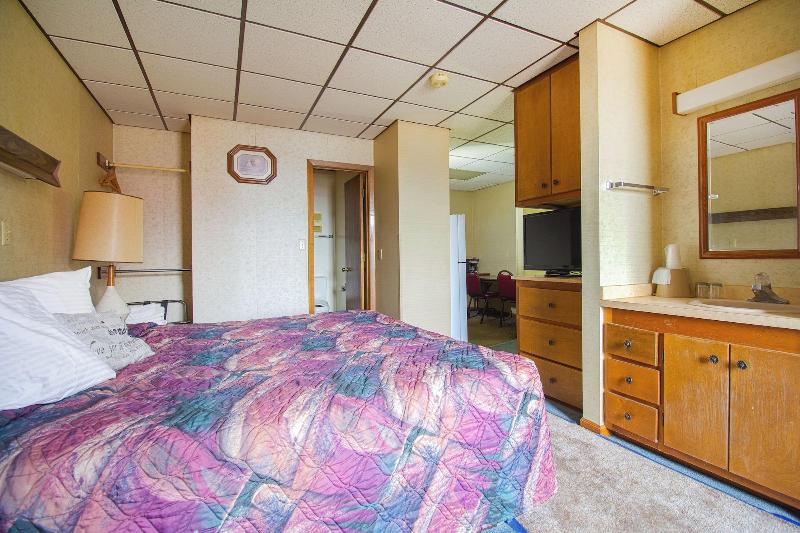 HomeTown Inn By OYO - Liberal, KS image