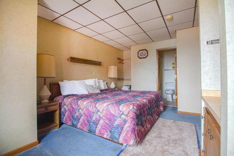 HomeTown Inn By OYO - Liberal, KS image