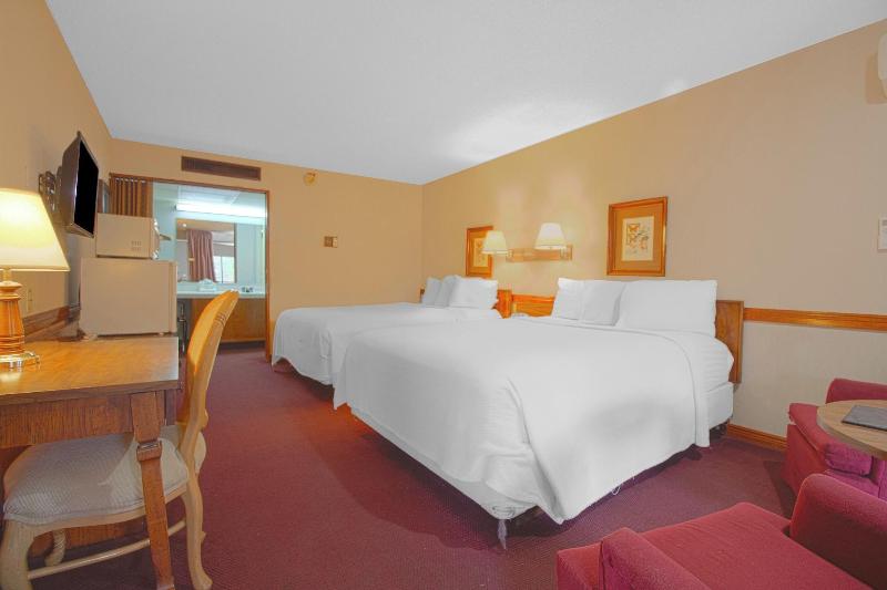 HomeTown Inn By OYO - Liberal, KS image