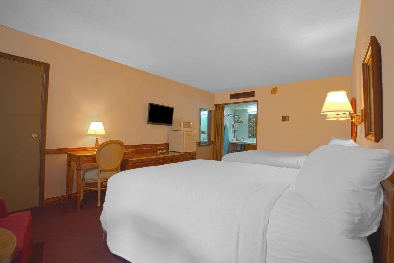 HomeTown Inn By OYO - Liberal, KS image