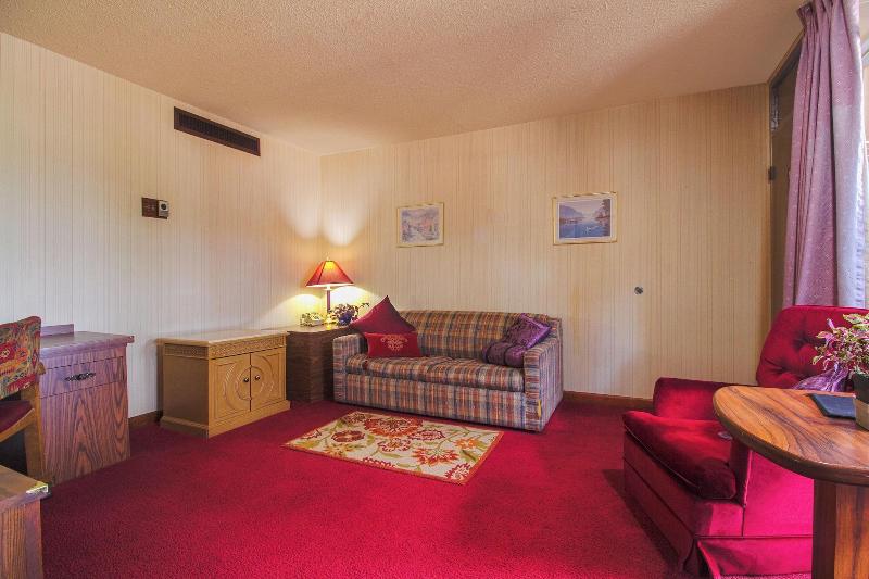 HomeTown Inn By OYO - Liberal, KS image