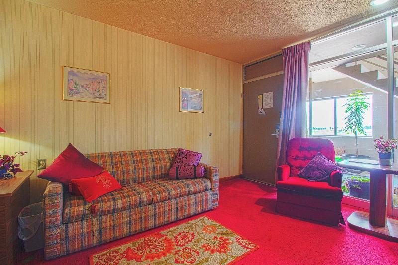 HomeTown Inn By OYO - Liberal, KS image