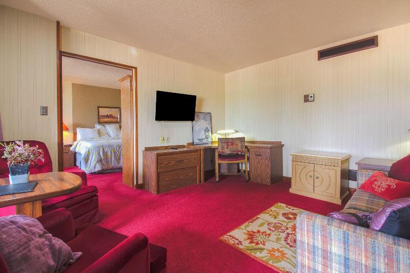 HomeTown Inn By OYO - Liberal, KS image
