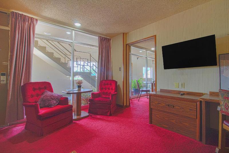 HomeTown Inn By OYO - Liberal, KS image