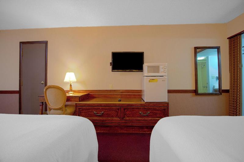 HomeTown Inn By OYO - Liberal, KS image