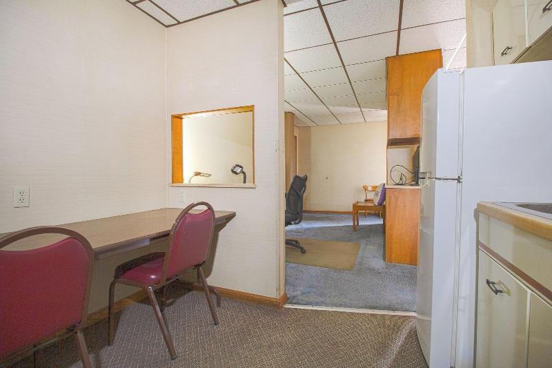 HomeTown Inn By OYO - Liberal, KS image