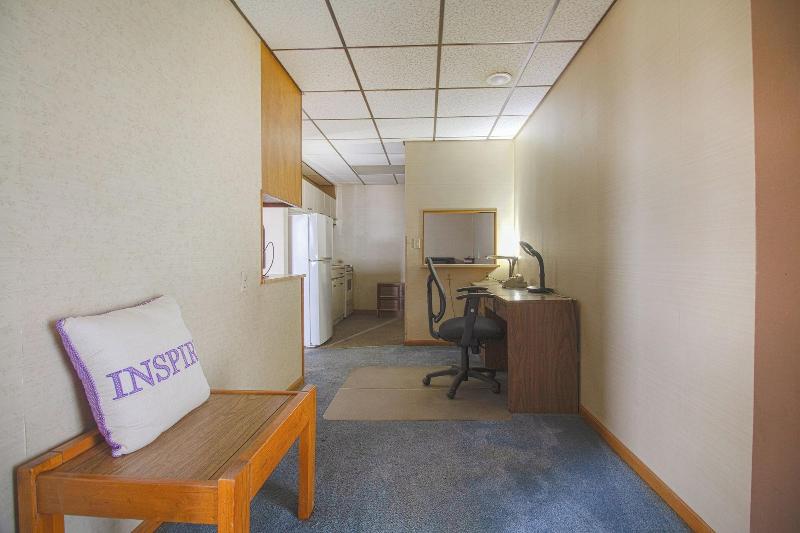 HomeTown Inn By OYO - Liberal, KS image