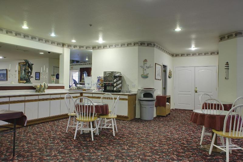 Lighthouse Inn image 5