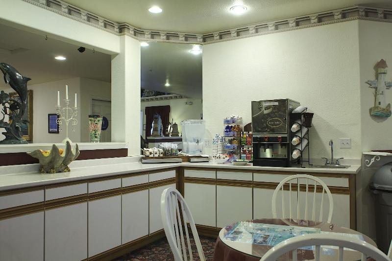 Lighthouse Inn image 6