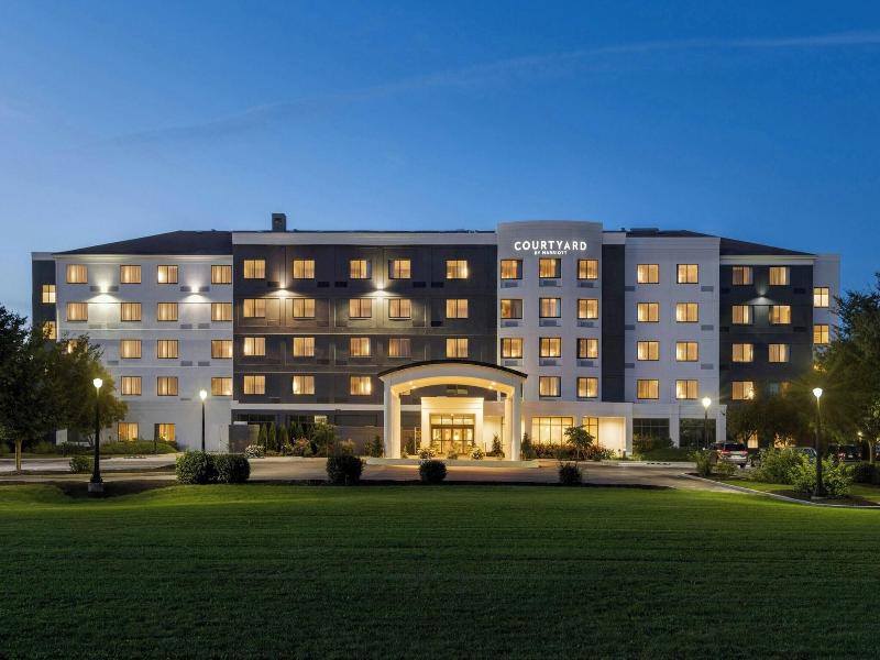 Courtyard By Marriott Lancaster image