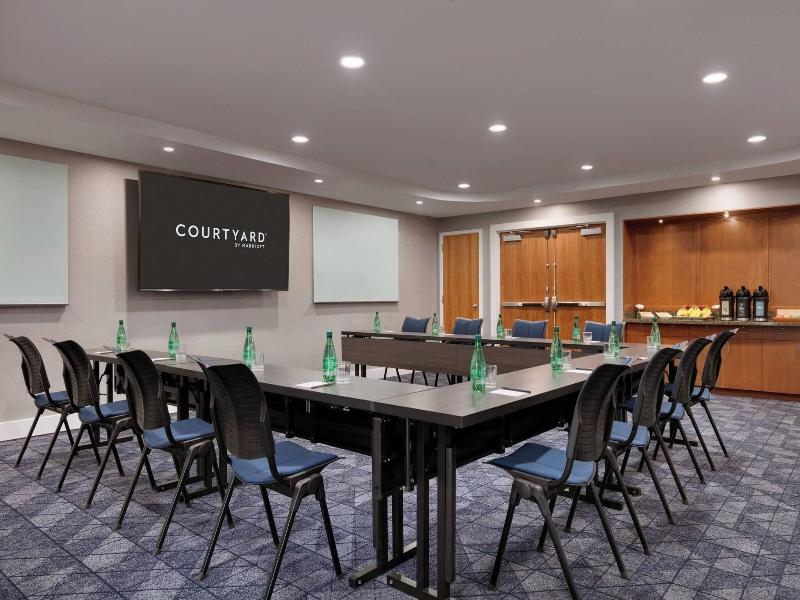 Courtyard By Marriott Lancaster image