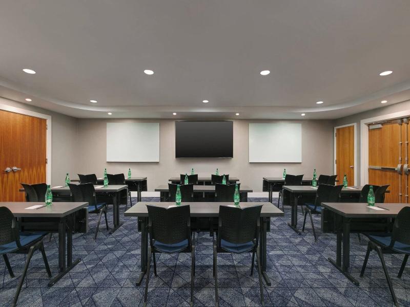 Courtyard By Marriott Lancaster image