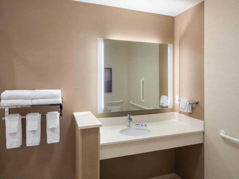 Fairfield Inn And Suites By Marriott Chillicothe image
