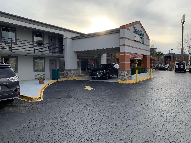 Executive Inn — general view