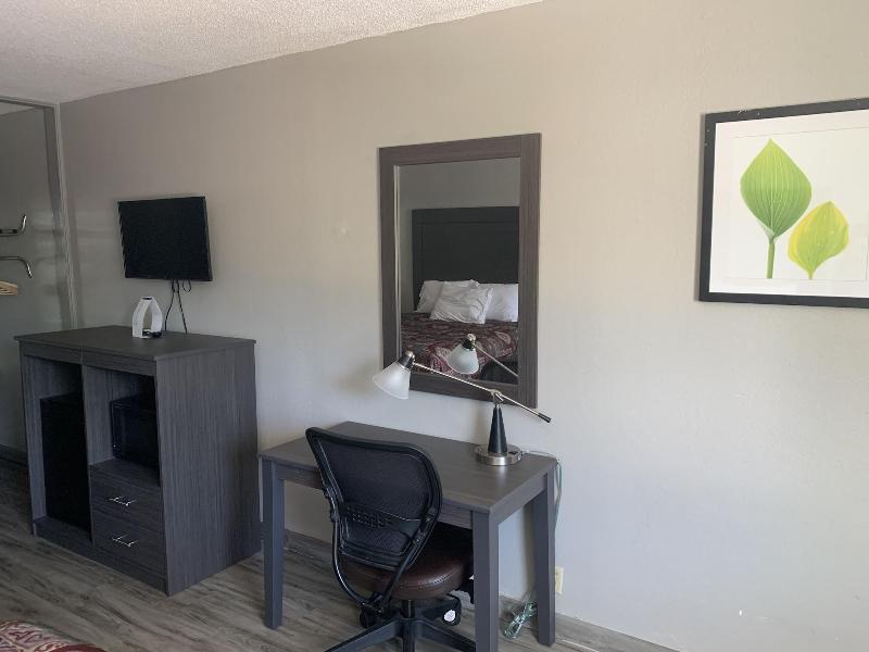 Executive Inn image