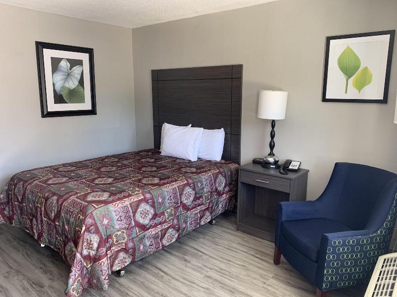 Executive Inn image
