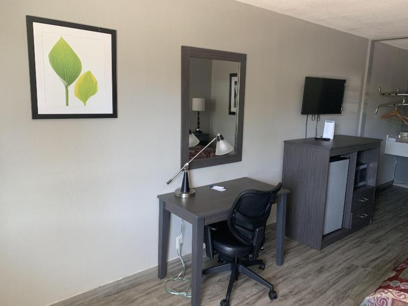 Executive Inn image