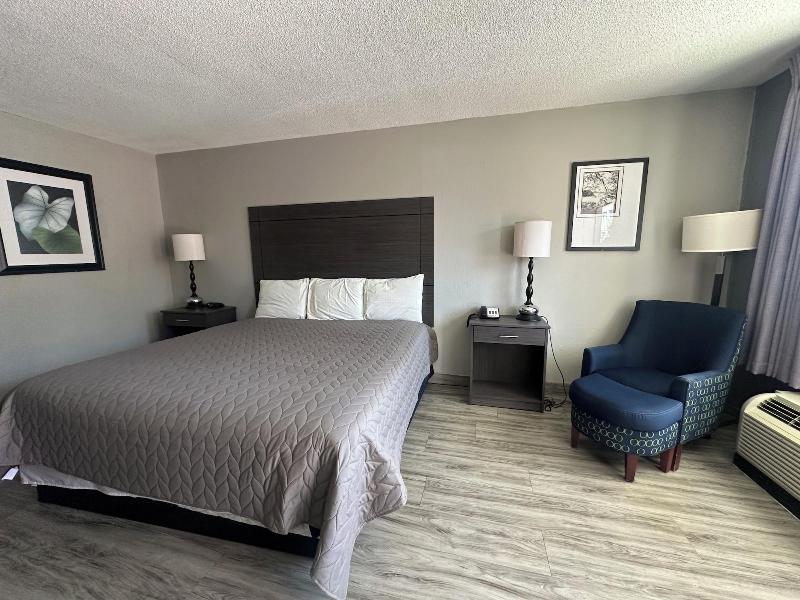 Executive Inn image