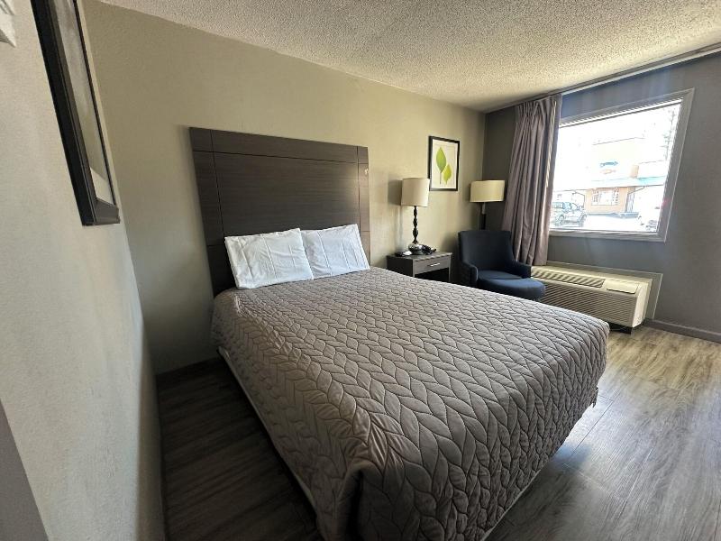 Executive Inn image