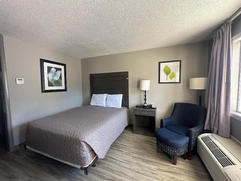 Executive Inn image