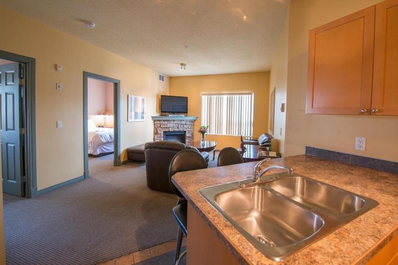 Podollan Rez-idence Fort McMurray image