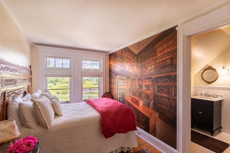Wilburton Inn image