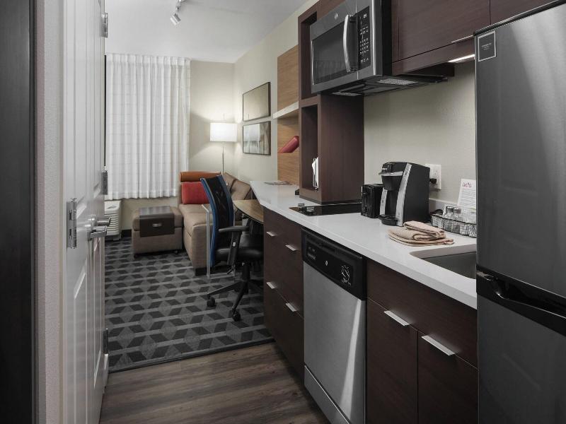 Towneplace Suites By Marriott Tampa South image