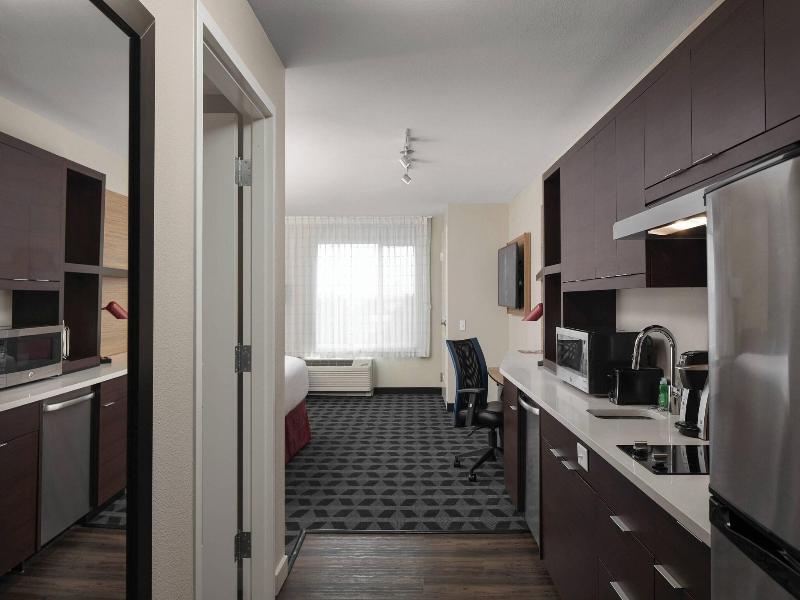 Towneplace Suites By Marriott Tampa South image