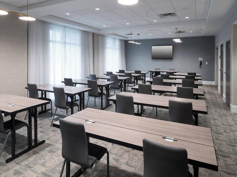 Courtyard By Marriott Hilton Head Island image