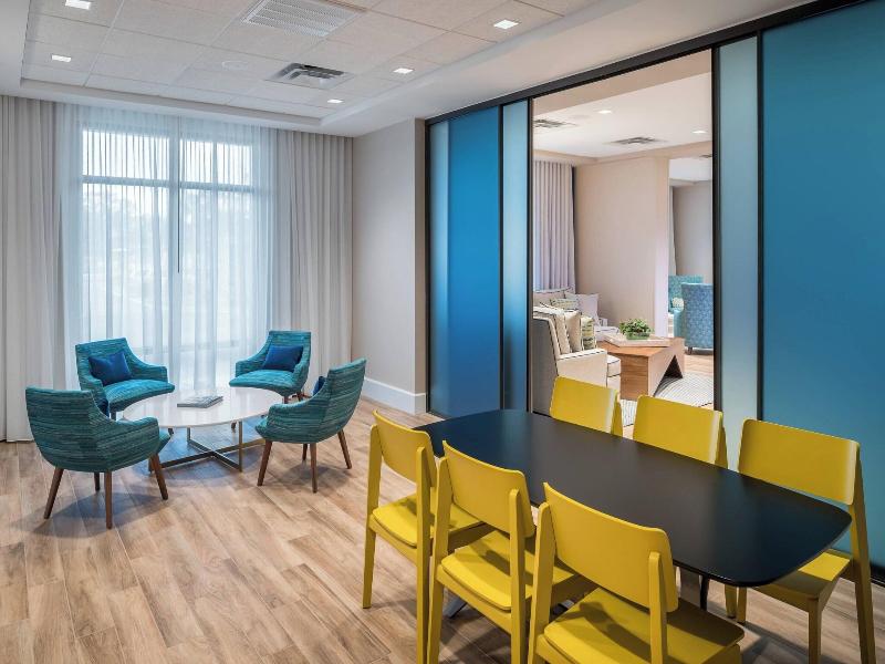 Courtyard By Marriott Hilton Head Island image