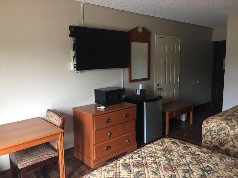 Briarwood Inn image