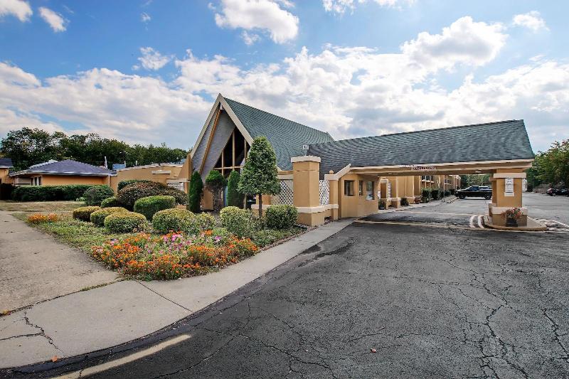 Red Carpet Inn image
