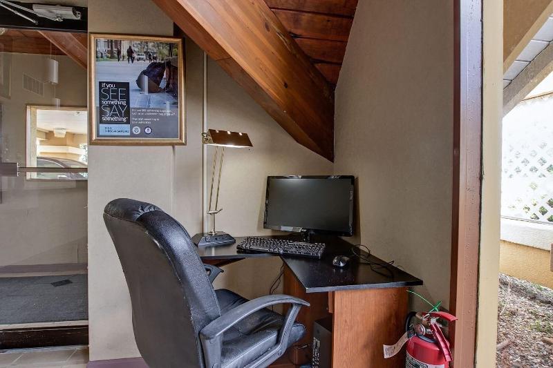 Red Carpet Inn image