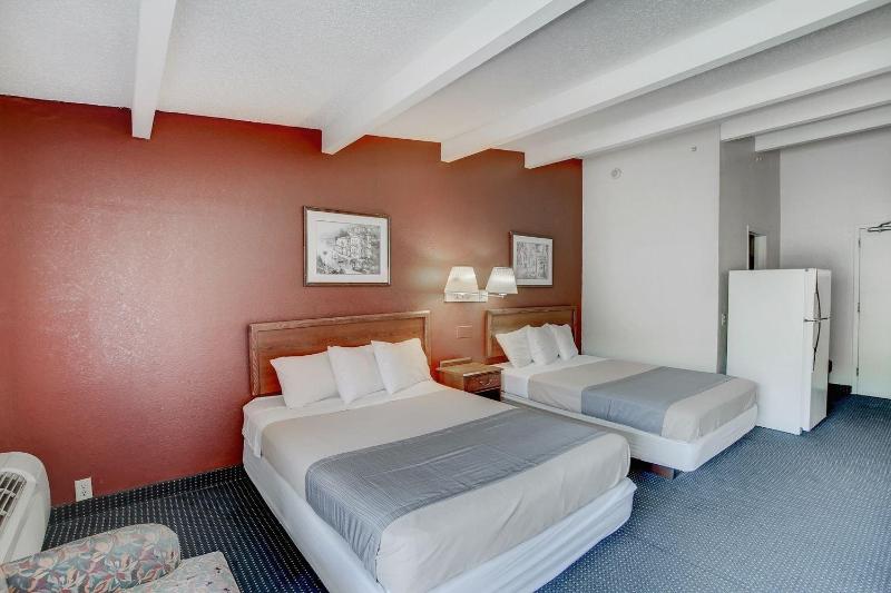 Red Carpet Inn image