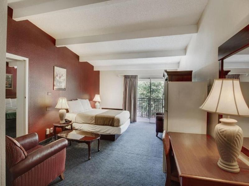 Red Carpet Inn image