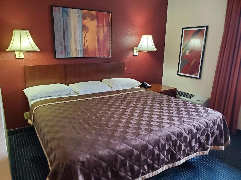 Red Carpet Inn image