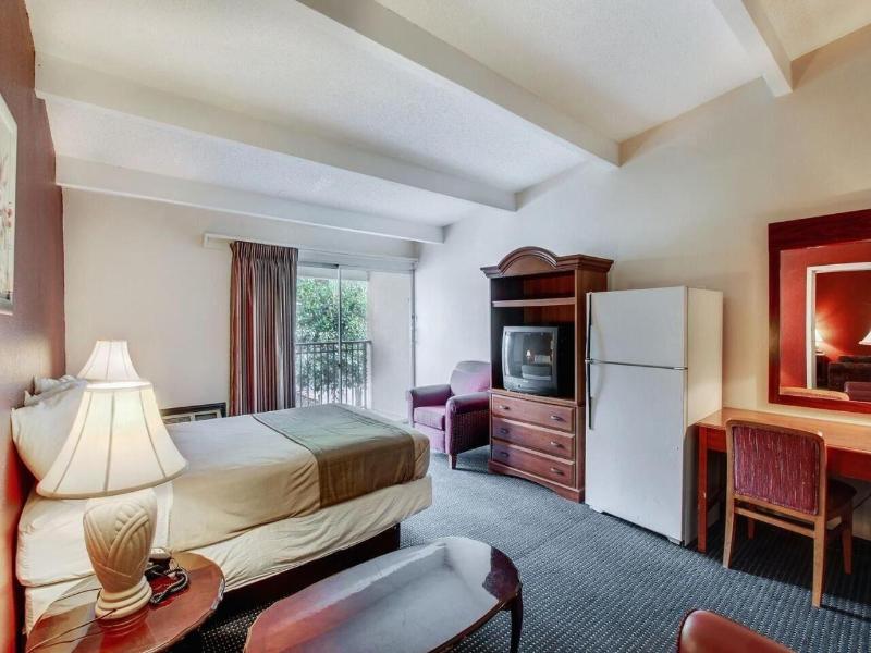 Red Carpet Inn image