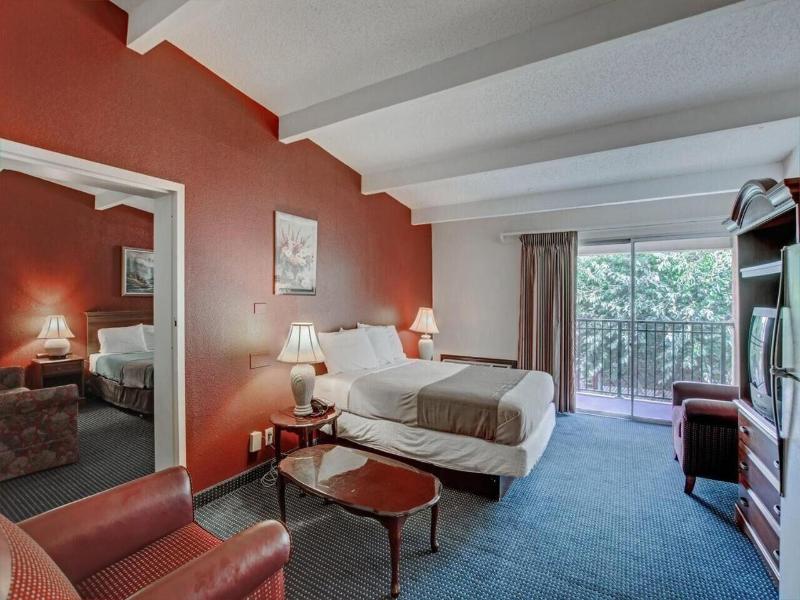 Red Carpet Inn image