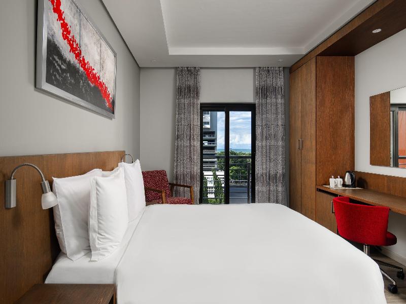 Crowne Plaza Dar Es Salaam, An Ihg Hotel image