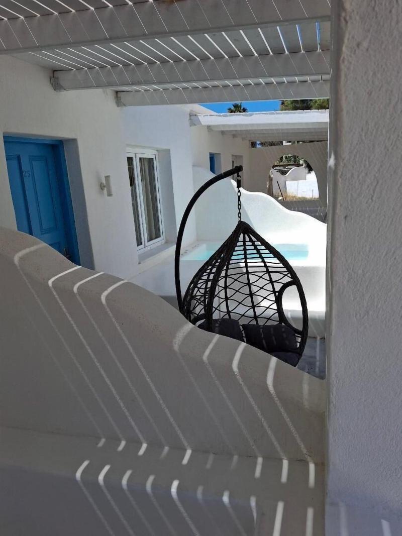 Santorini Breeze