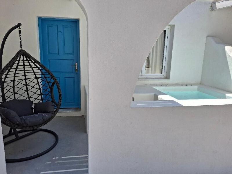 Santorini Breeze