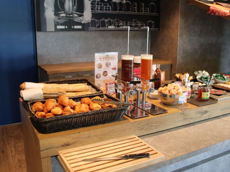 Ibis Budget Rennes Route De Lorient image