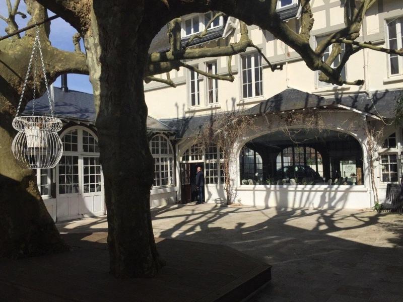 Pavillon Bleu image