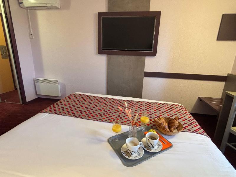 Brit Hotel Les Evens image