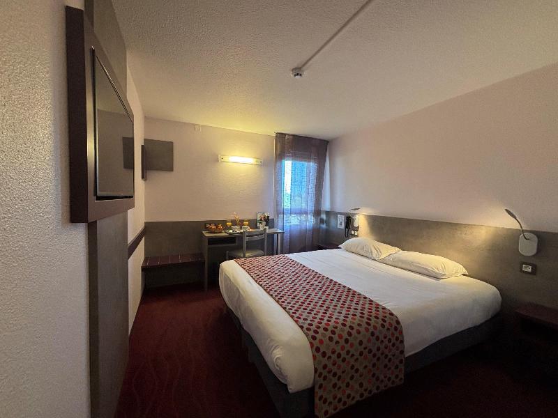 Brit Hotel Les Evens image