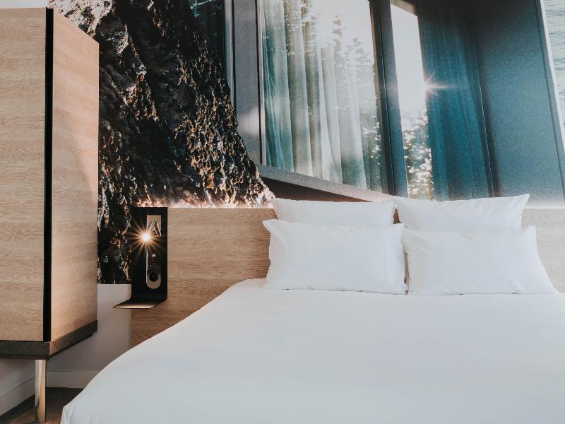 Novotel Angers Centre Gare image