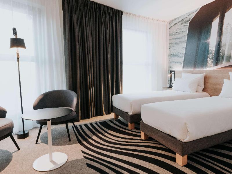 Novotel Angers Centre Gare image