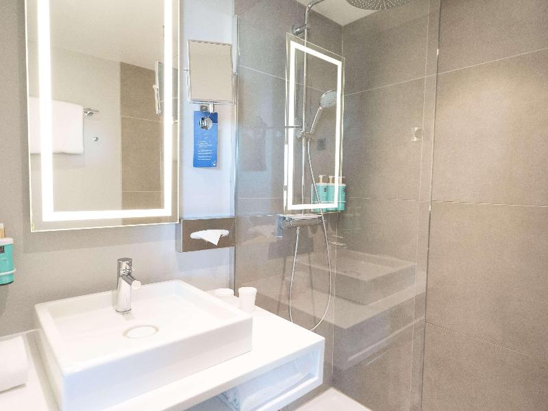 Novotel Angers Centre Gare image