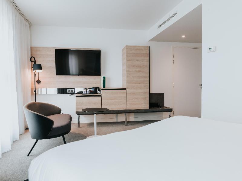 Novotel Angers Centre Gare image