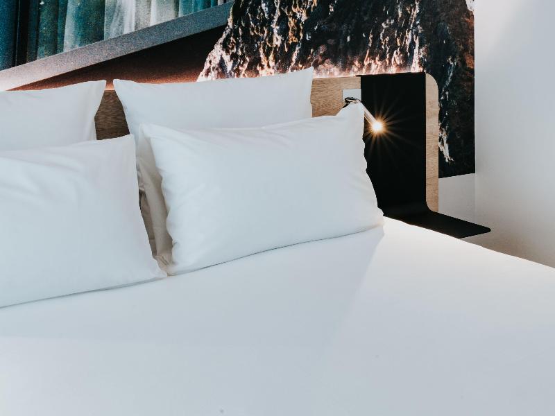 Novotel Angers Centre Gare image